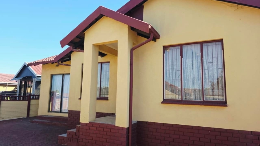4 Bedroom Property for Sale in Tlhabane West North West